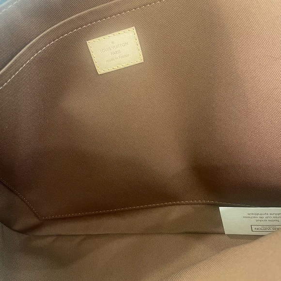 Louis Vuitton clutch - Picture 7 of 13